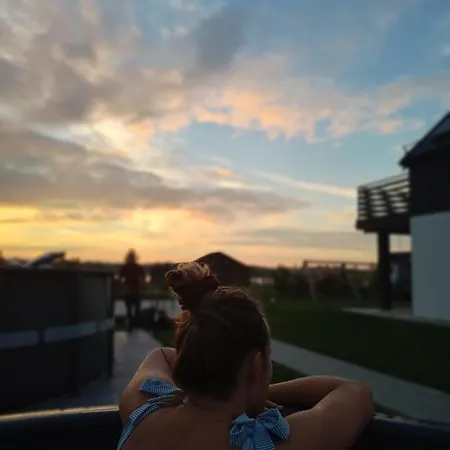 Stodoly Kolo Wody 펜션 Niwka (Tarnow)